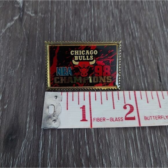 Chicago Bulls 1998 NBA Championship Stamp Pin - Picture 5 of 6